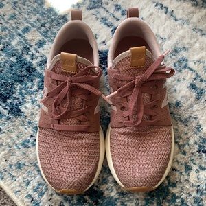 New Balance sneakers Sz 8.5